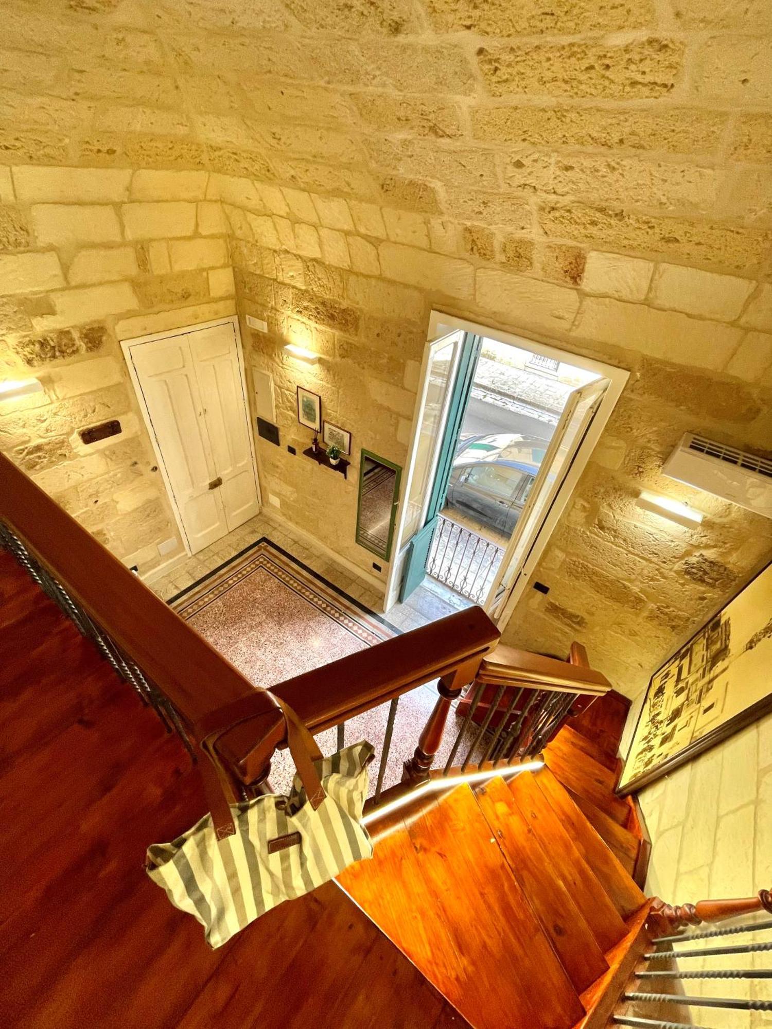 Vohis Luxury House - Fast Wi-Fi & Easy Parking Daire Lecce Dış mekan fotoğraf